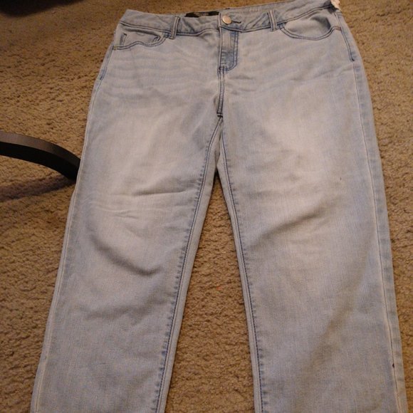 Simply Vera Vera Wang Denim - SIMPLY VERA WANG CROPPED JEANS - SIZE 10 - NICDE